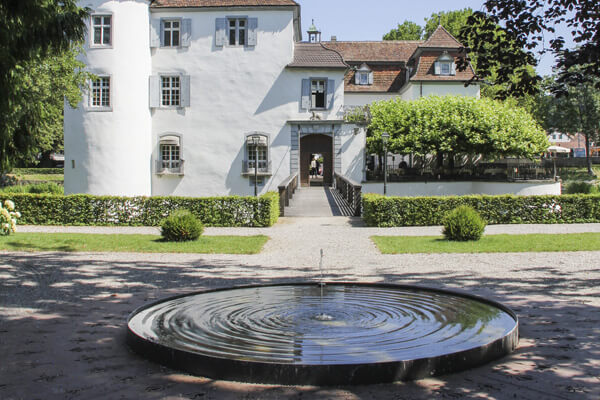 Schloss Bottmingen Brunnen